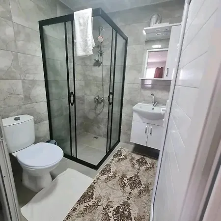 Volga Hotel *